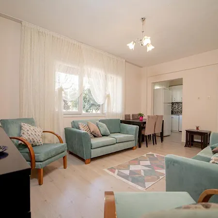 Cozy With Excellent Location In Апартаменты *