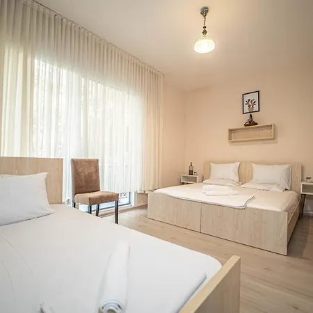 Cozy With Excellent Location In Lägenhet Fethiye